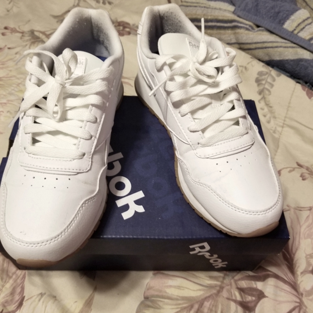 All white womens reebok sneakers